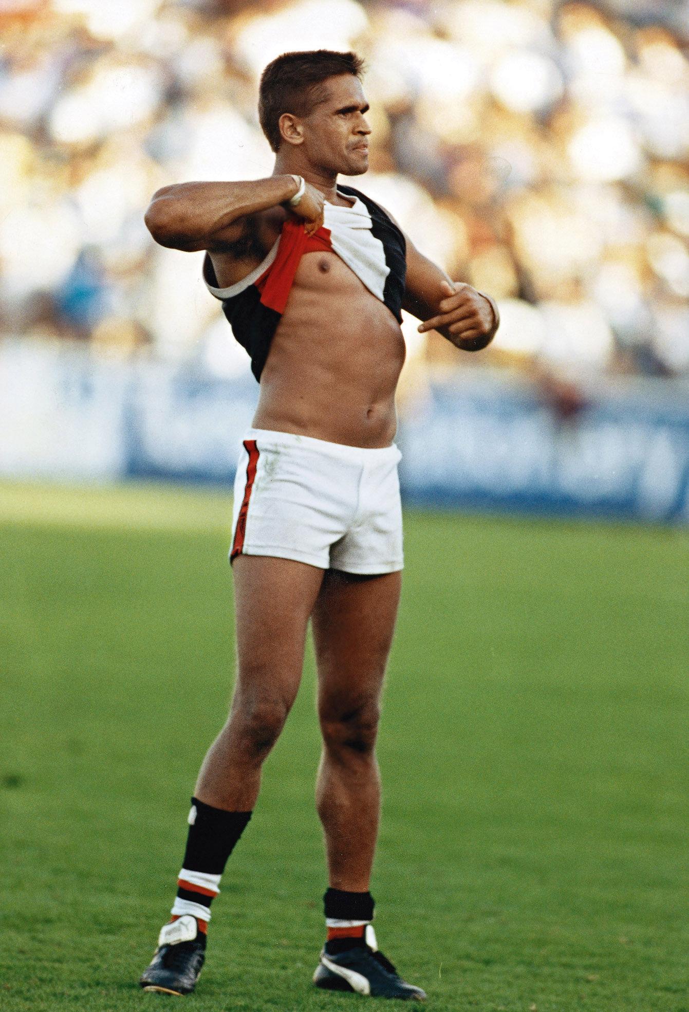 Nicky Winmar, St Kilda footballer, 1993,&nbsp;making a gesture against racism.